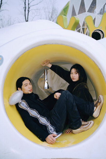 Zhen Bian (links) und Qian Chang von Studio Ololoo