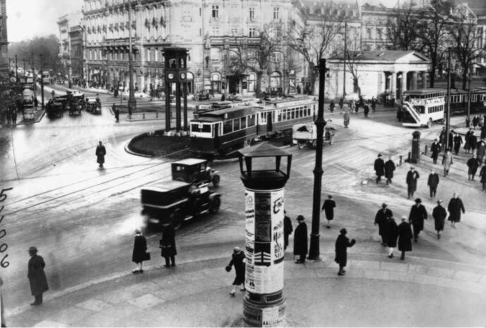 Filmstill: "Berlin – Die Sinfonie der Großstadt. Deutschland 1927"