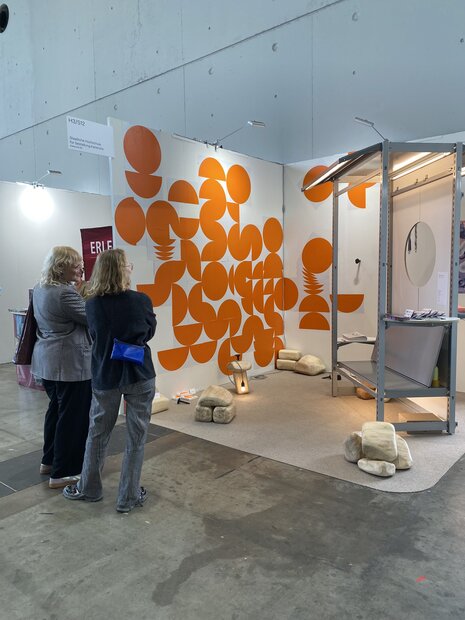 HfG Stand in Halle 3 auf der art Karlsruhe 2024