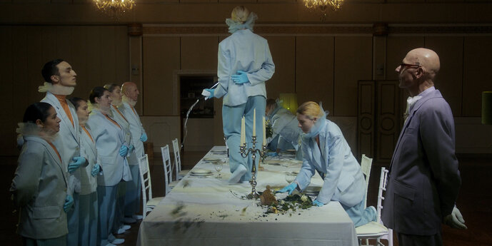 Eine Maschine fliegt in die Luft, Filmstill