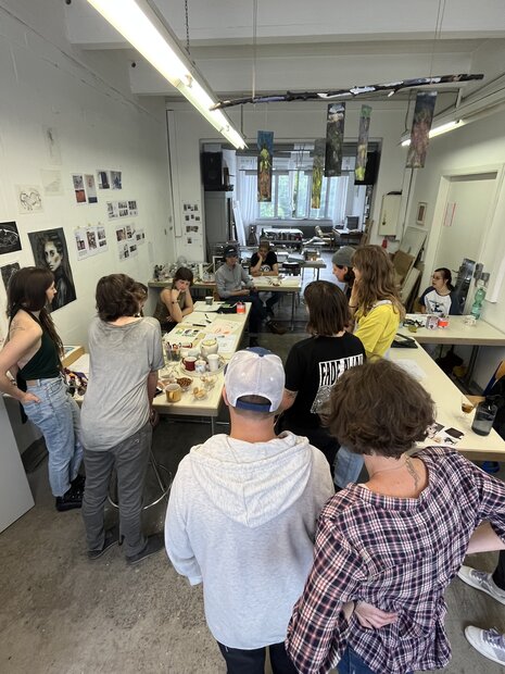 Die Tandems präsentieren erste Ergebnisse ihrer Zusammenarbeit in den Räumen der AHOI studios