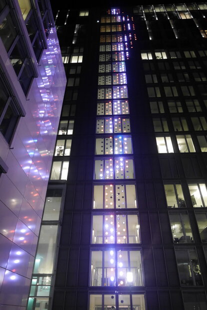 Flashhouse, Michael Bielicky & Kamila B. Richter, Dauerinstallation, EnBW-City Fassade, Fasanenhof, Stuttgart