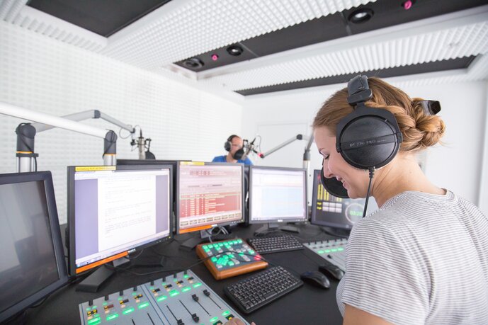 Nahe dran am Puls des Campus: Am Mittwoch, 17., Mai startet das hochschulübergreifende Campusradio Karlsruhe.