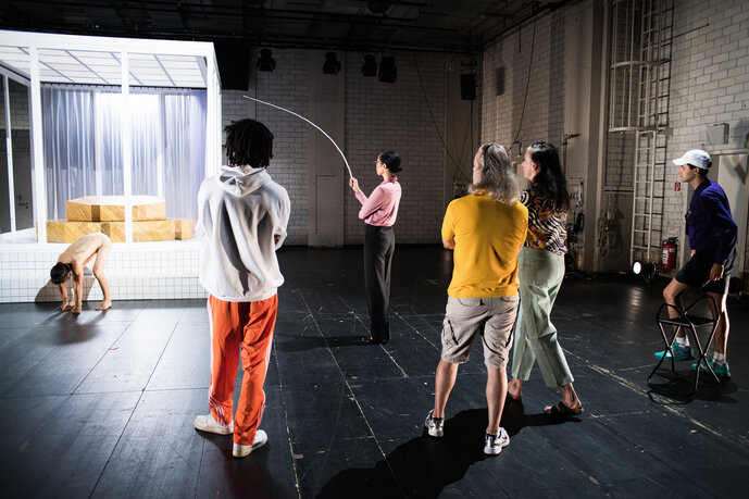 v.l.n.r.: Hayato Yamaguchi, Noah Donker, Lara Sophie Milagro, Sir Henry, Ariane Andereggen, Benjamin Radjaipour honorarfrei