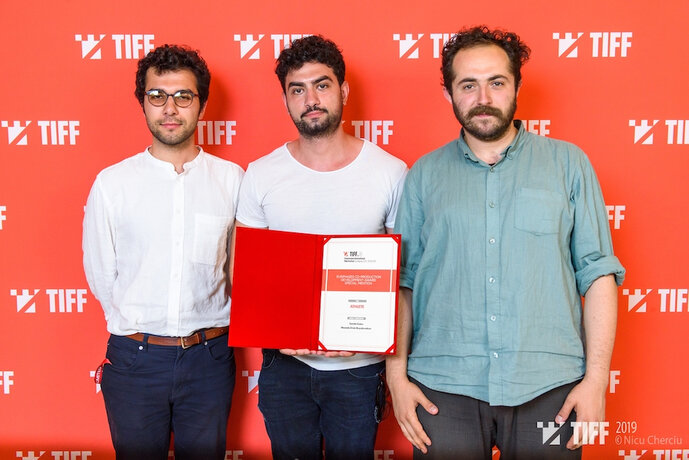 (v.l.n.r.) Arda Çiltepe (Produzent, HfBK Hamburg), Semih Gülen (Co-Regisseur/Drehbuch, İTİCÜ), Mustafa Emin Büyükcoşkun (Co-Regisseur/Drehbuch, HfG Karlsruhe)