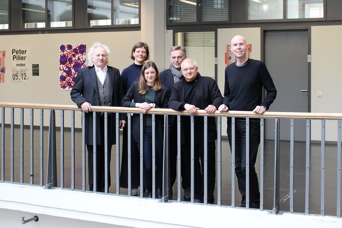 Jury und Preisträgerin Marchini-Preis, v.l.n.r.: Rektor HfG Karlsruhe Prof. Dr. Zielinski, Frau Prof. Dorn, Preisträgerin Sophie Lichtenberg, Heinz Hüttner, Vize-Präsident Lions-Club Günter Wagner und Dr. Colin Becker