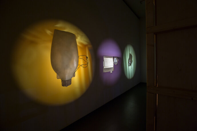 Susanne Kriemann 'Pechblende (Chapter 1)', Ausstellungsansicht Witte de With Rotterdam, Niederlande, 2016