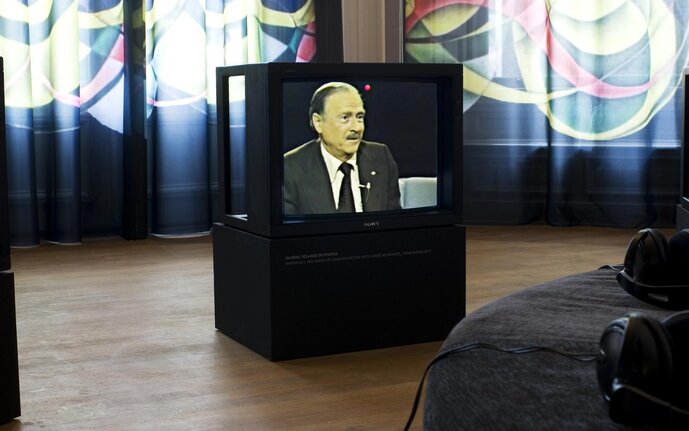 Stills aus Nam June Paik, Suite 212 (1975)