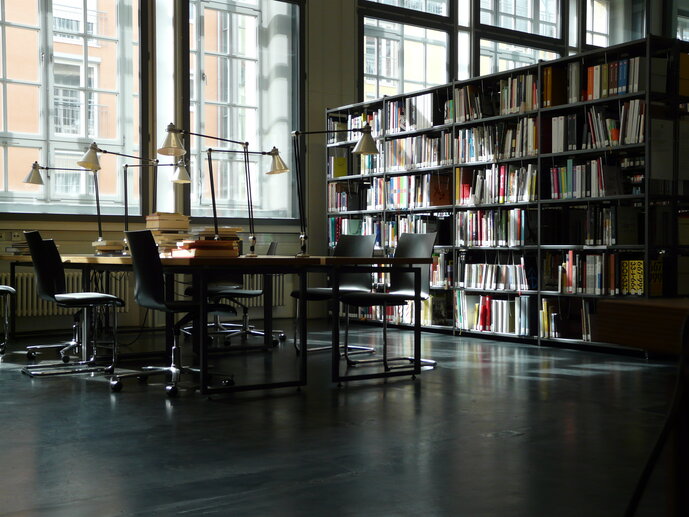 Die gemeinsame Bibliothek der HfG Karlsruhe und des ZKM