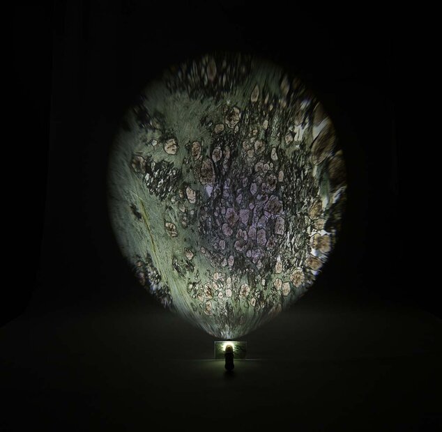 „Eine ästhetische Gesteinsanprache“ von Pia Matthes