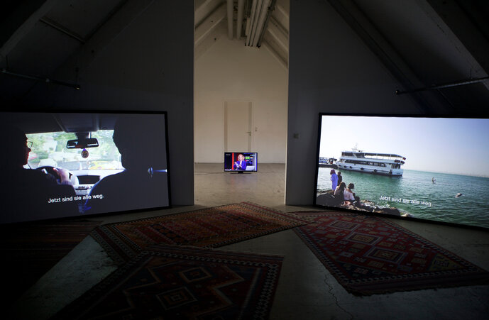 „Emin“, Installationsansicht