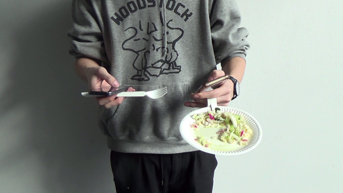 „To-Go-Gabel“ (Jannik Lang) und „ Tellerklammer“ (Takafumi Tomimori)