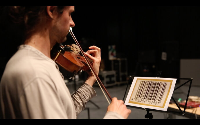 A Composition on invisible hands, Filmstill, 2017 Camera Film: Natalia Schmidt