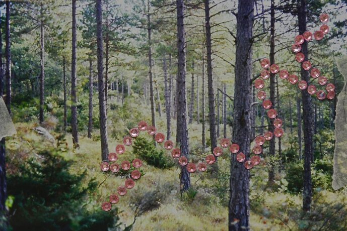 (Ruins and pink fun) Artwork by Imanol Expósito Delgado for "!Vamos caballos¡", an exhibition curated by ezprogui <[https://ezprogui.com>