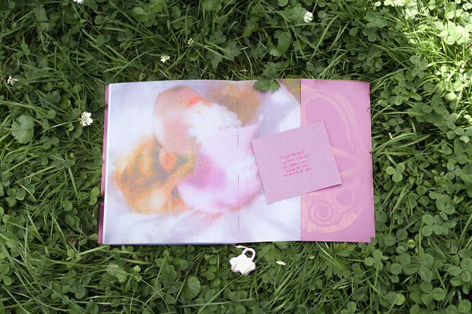 Buch eternal girlhood