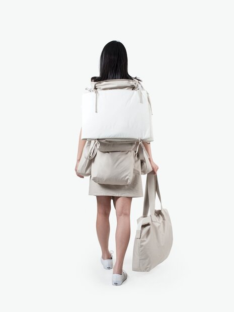 Shanmei Yao , Versatile Vagabond