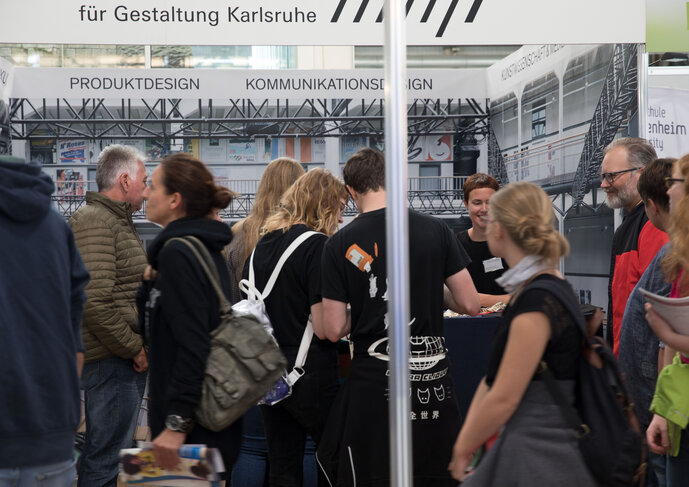 HfG Stand bei der Messe Einstieg in Karlsruhe